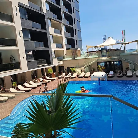 Charm By The Sea Apartment *